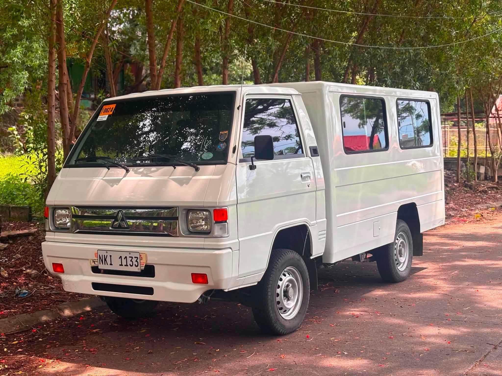 2025 Mitsubishi L300 FB DUAL AC